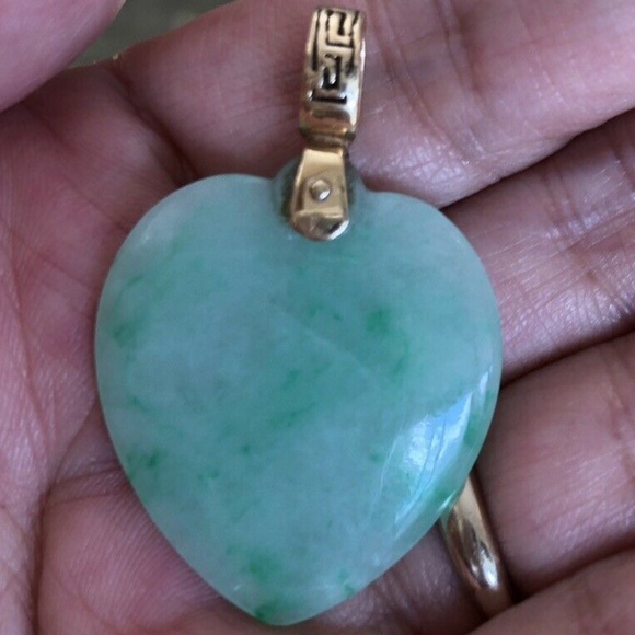14k gold Green Jade Pendant - Picture 2 of 4